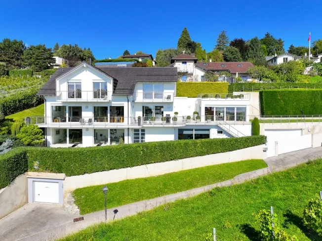 9 Zimmer Einfamilienhaus in Begnins – Foto 2 von 13