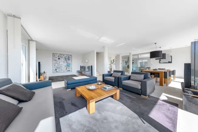 9 Zimmer Einfamilienhaus in Begnins – Foto 4 von 13