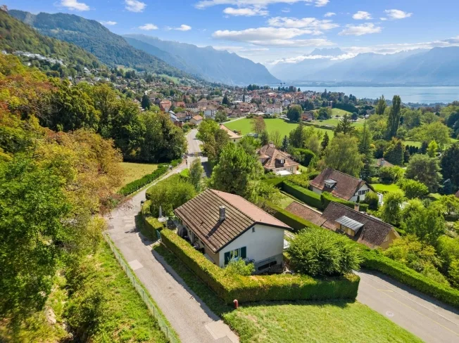 5 Zimmer Einfamilienhaus in St-Légier-La Chiésaz – photo 15 sur 18