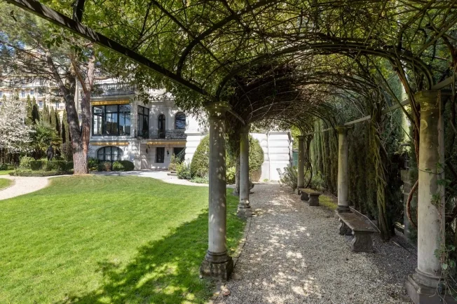 24 Zimmer Einfamilienhaus in Montreux – foto 13 di 13