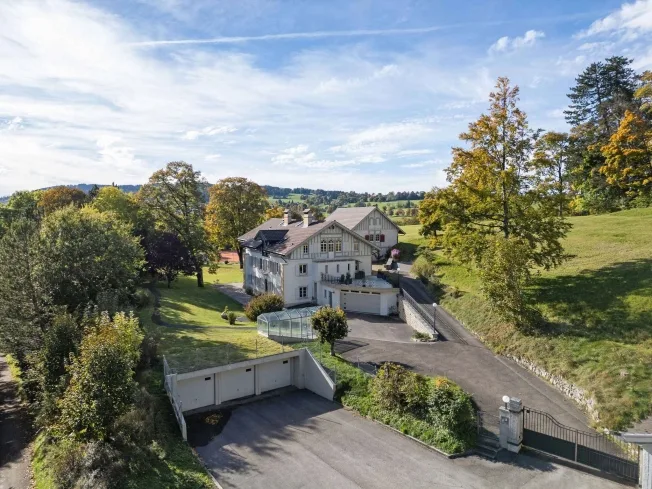 16.5 Zimmer Einfamilienhaus in La Chaux-de-Fonds – Foto 9 von 13