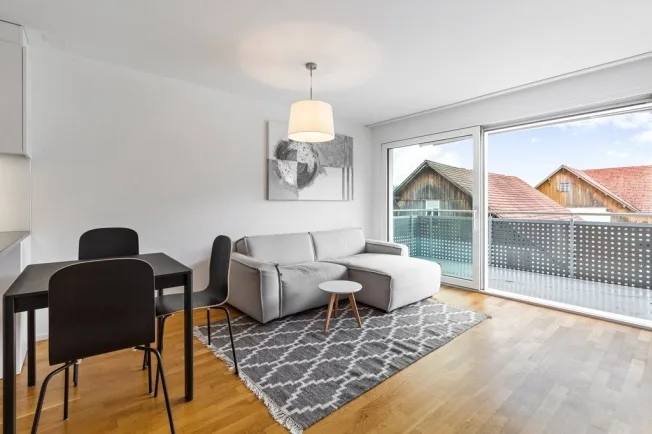 3.5 Zimmer Dachwohnung in Staffelbach – foto 2 di 8