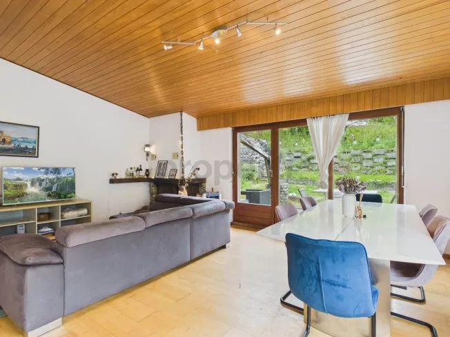 9.5 Zimmer Einfamilienhaus in Hirschthal – photo 2 of 12