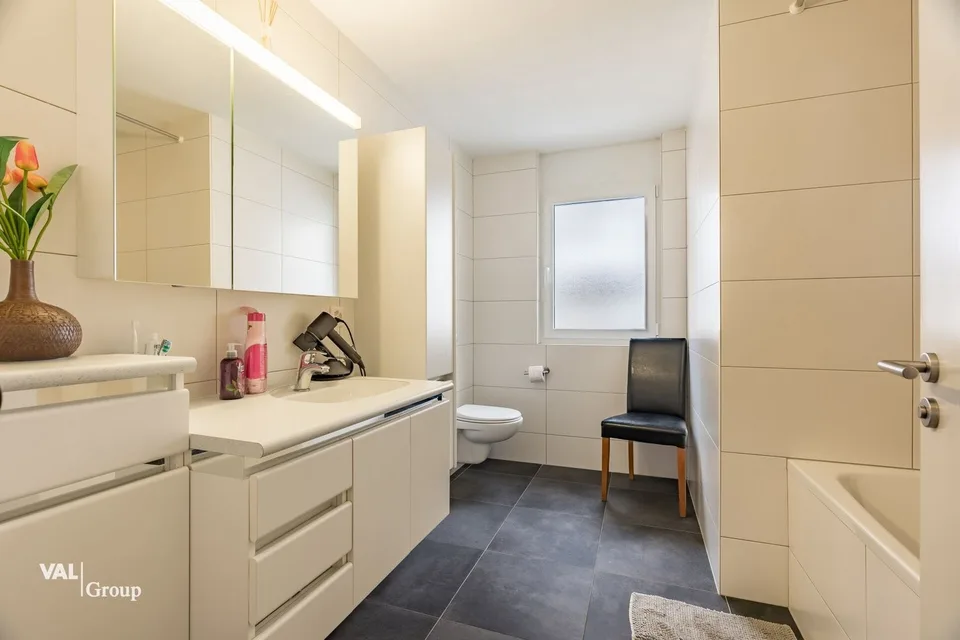 Maison spacieuse avec deux logements et terrain constructible – photo 7 sur 28