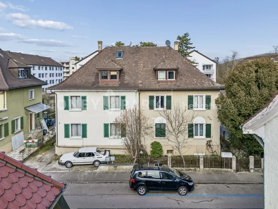 Gut erhaltene Doppelhaushälfte mit Garten – photo 2 sur 8