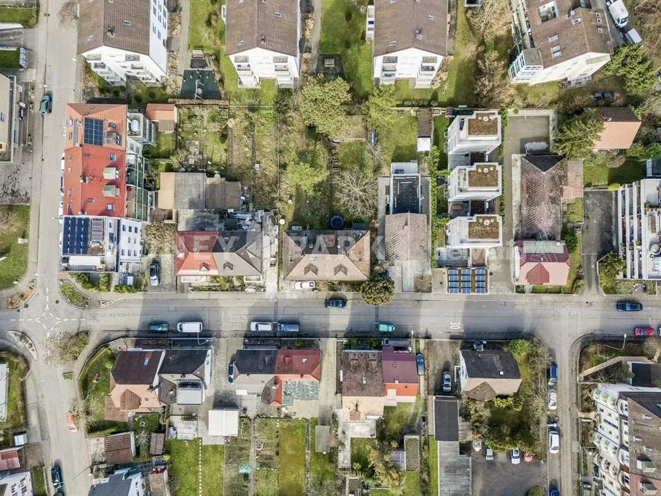Gut erhaltene Doppelhaushälfte mit Garten – photo 8 sur 8
