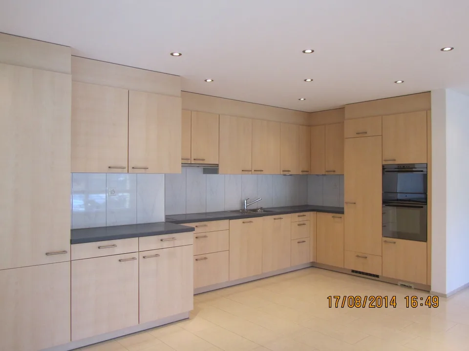 Sehr moderne 2.5 Zi.Wochn 78 m2 an sonniger und ruhiger Lage