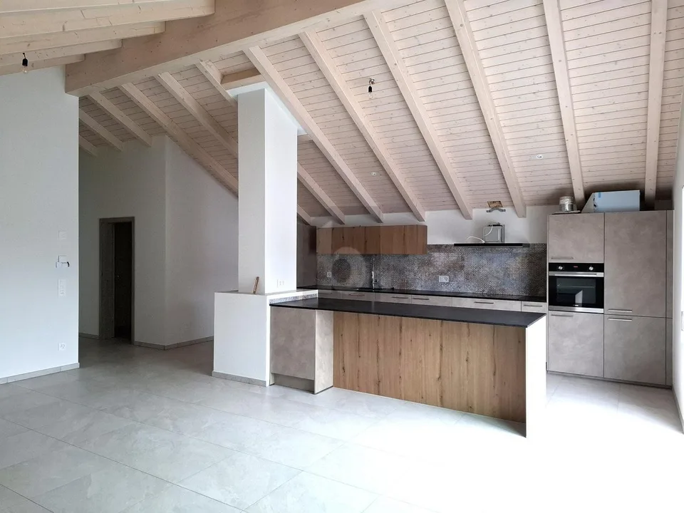 MANSARDA NUOVA, SPaziosa, LUMINOSA E MODERNA