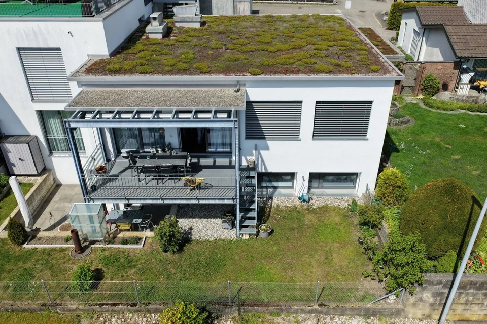 Appartamento in alto parterre attraente e spazioso con parte di giardino – foto 2 di 7