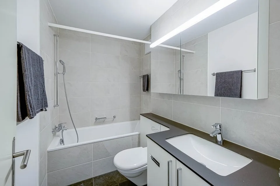 Schöne 4.5-Zimmer-Wohnung an ruhiger und familienfreundlicher Lage – Foto 7 von 12