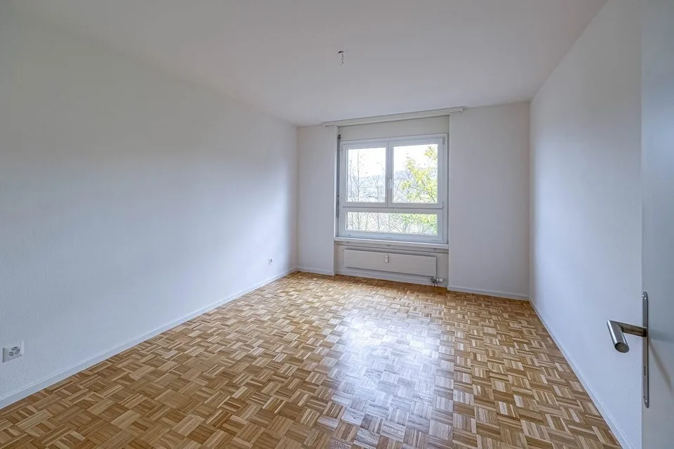 Schöne 4.5-Zimmer-Wohnung an ruhiger und familienfreundlicher Lage – Foto 11 von 12