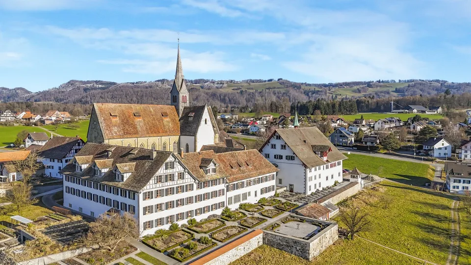 "Erstvermietung – Einzigartiges Wohnen mit Geschichte – Möblierte Studios im Kloster Kappel" – Foto 8 von 9