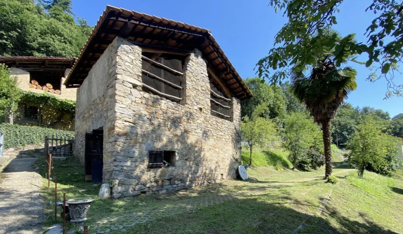 Rustico ristrutturato, giardino, geotermia vista Monte Rosa.