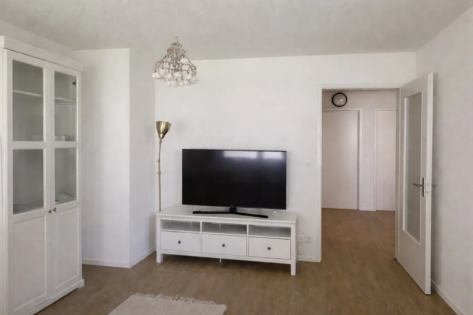 Möblierte 3.5-Zimmer-Wohnung mit Balkon im Matthof Quartier (Befristet vom 01.11.2026 – 30.04.2027)