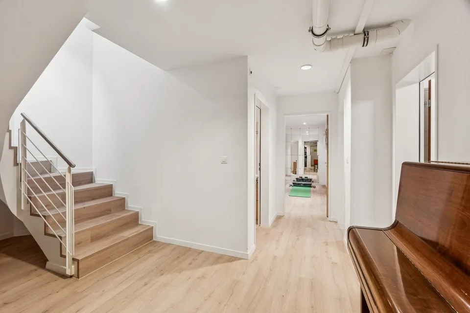 Grosszügiges Wohnen mit viel Privatsphäre - 8.5-Zimmer-Doppeleinfam... – foto 18 di 22