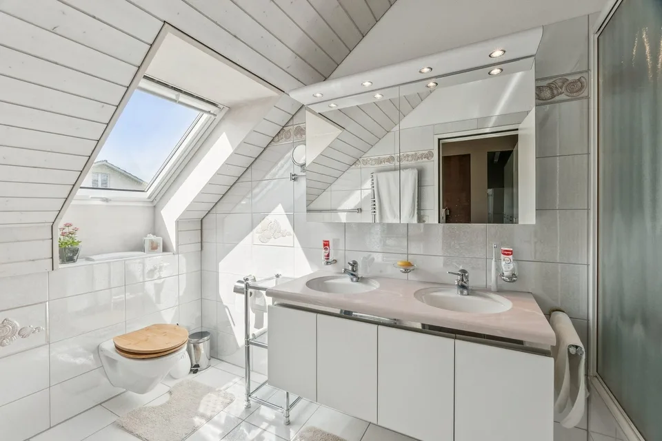 Grosszügiges Wohnen mit viel Privatsphäre - 8.5-Zimmer-Doppeleinfam... – foto 16 di 22