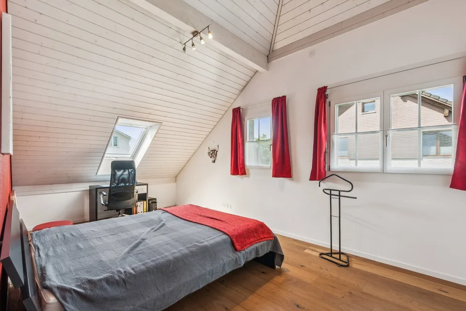 Grosszügiges Wohnen mit viel Privatsphäre - 8.5-Zimmer-Doppeleinfam... – foto 17 di 22