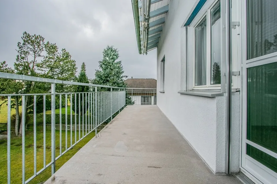 Grosszügige 4,5 Zimmer Wohnung mit Balkon und Nähe zum Bodensee