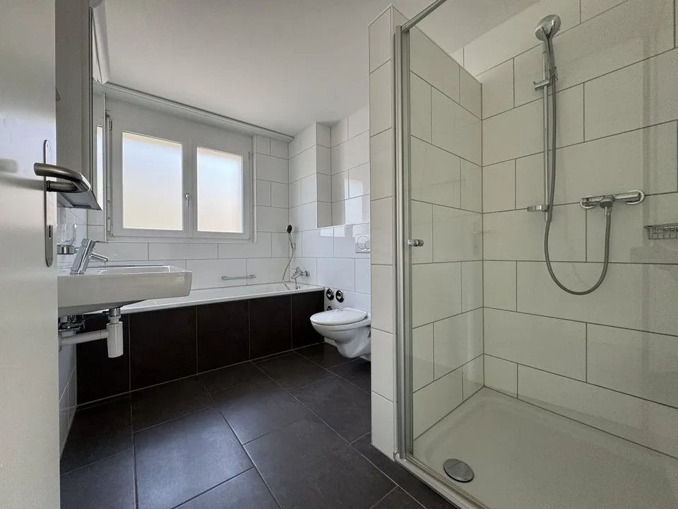 GEMÜTLICHE 4.5 ZIMMER-WOHNUNG IN BUBENDORF