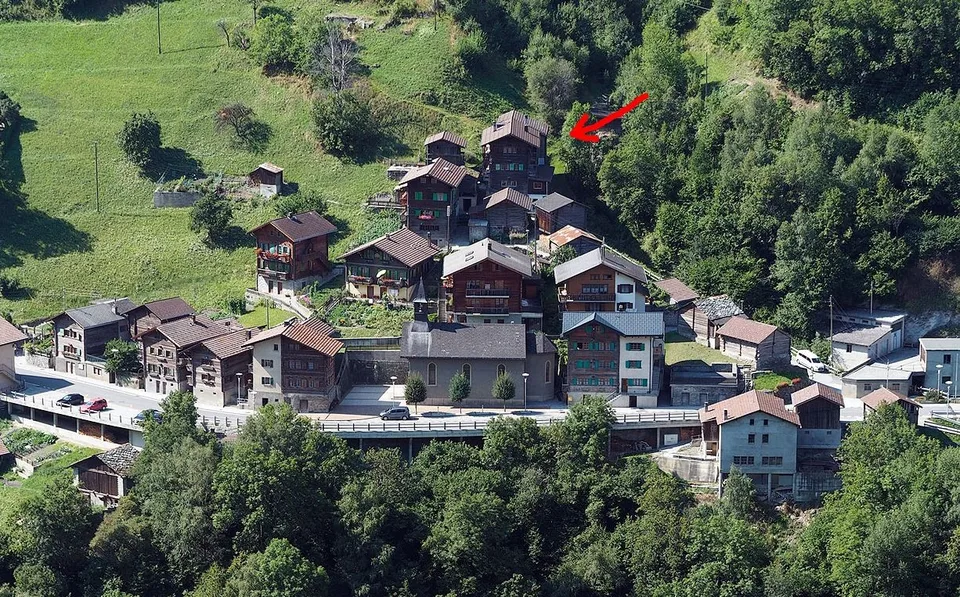 4 Z`Altbauwohnung im Herzen vom Wallis Ehringertal 2.OG bei Evolene – Foto 2 von 12