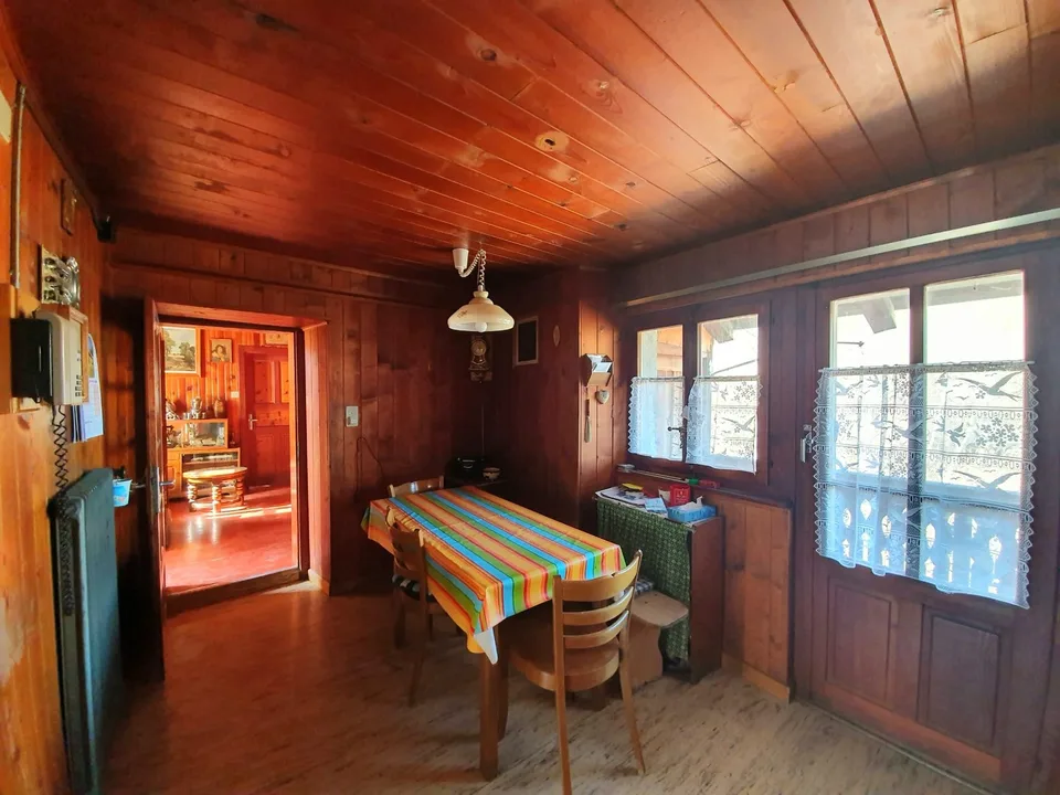 4 Z`Altbauwohnung (DG) im Wallis mit Sanierungspotential