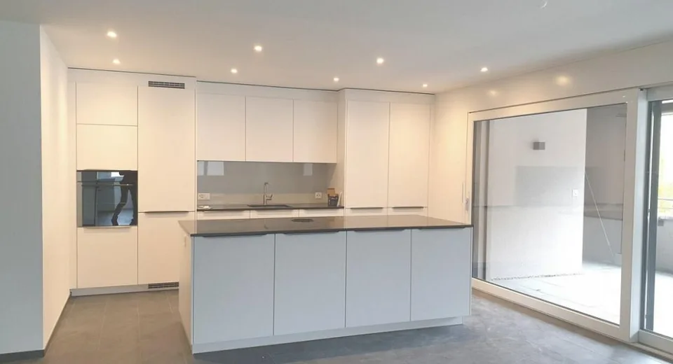 Grosszügige und helle 4.5 Zimmer Wohnung mit Balkon