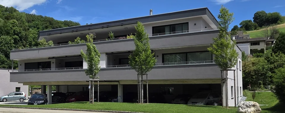 Grosszügige und helle 4.5 Zimmer Wohnung mit Balkon