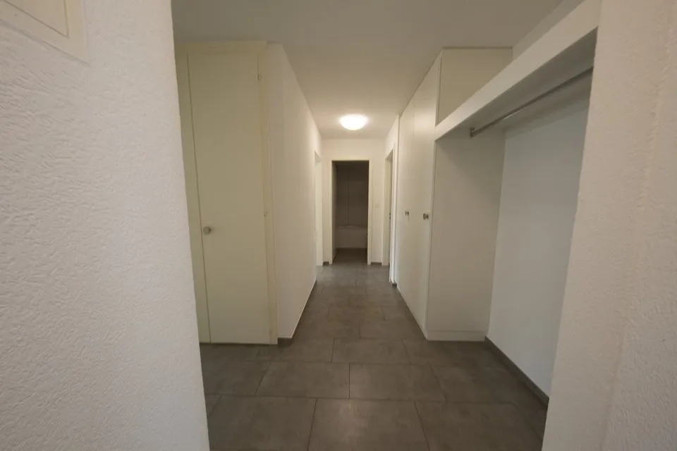 LICHTDURCHFLUTET MIT 2 BALKONE – Foto 6 von 12