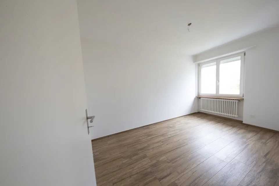 LICHTDURCHFLUTET MIT 2 BALKONE – Foto 9 von 12