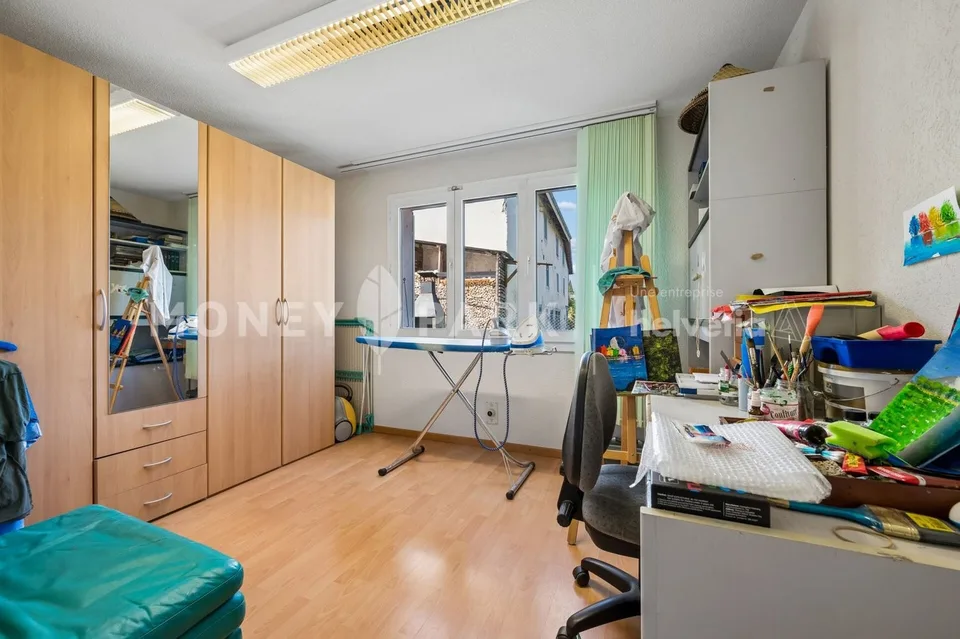 APPARTEMENT FAMILIAL LUMINEUX DE 4.5 PIECES AVEC VÉRANDA ET JARDIN PRIVATIF – photo 6 sur 11