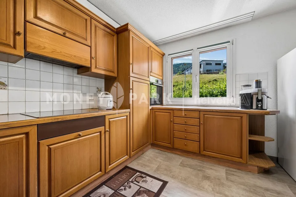 APPARTEMENT FAMILIAL LUMINEUX DE 4.5 PIECES AVEC VÉRANDA ET JARDIN PRIVATIF – photo 3 sur 11