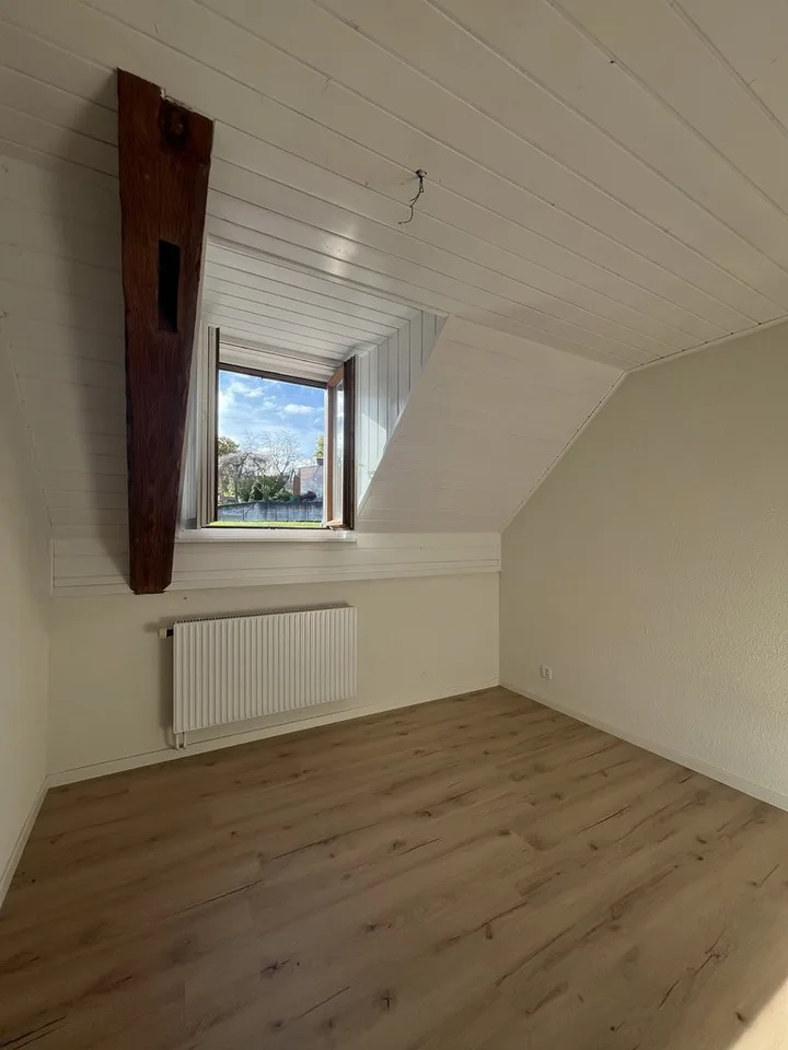 Große 6.5-Zimmer-Wohnung in Courtedoux zur Miete! Erster Nettomietzins kostenlos!