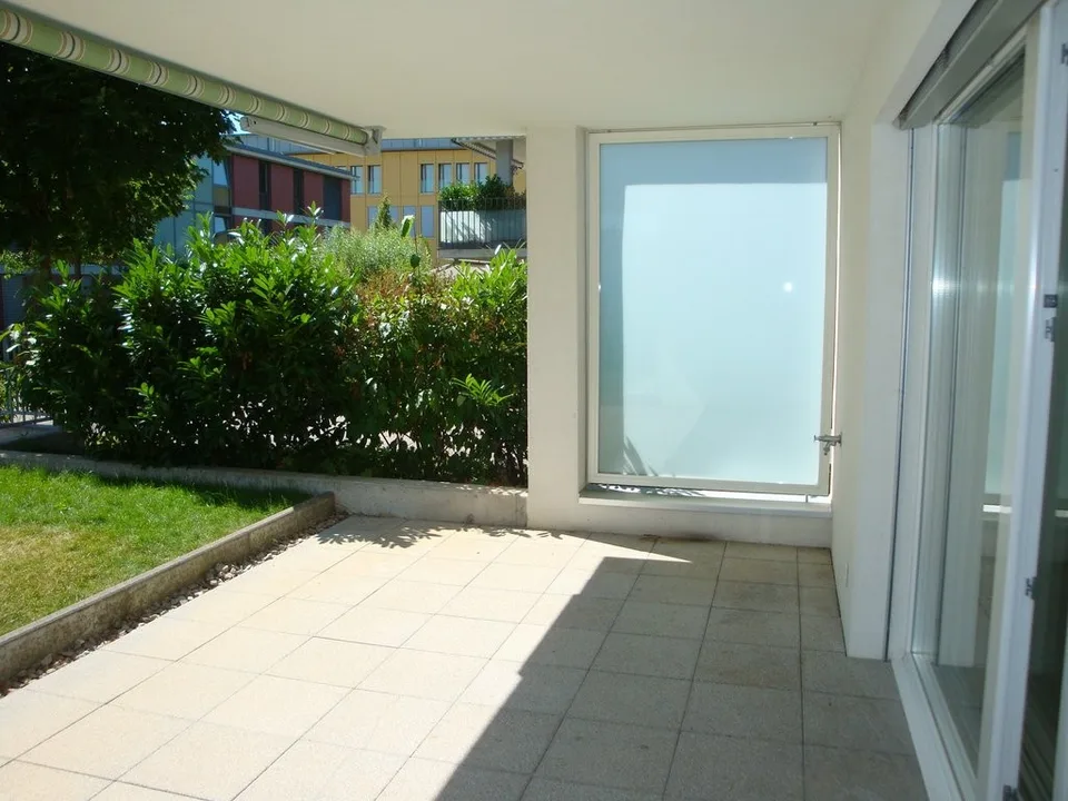 Ground floor apartment with cozy garden seating area – photo 8 of 9