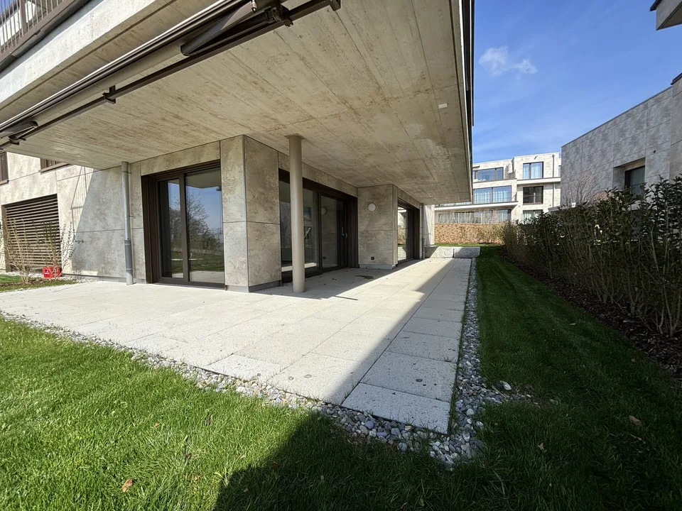 Neubau 3.5 Zimmer-Garten-Wohnung mit Garten und Blick auf den Zugersee – photo 2 of 20