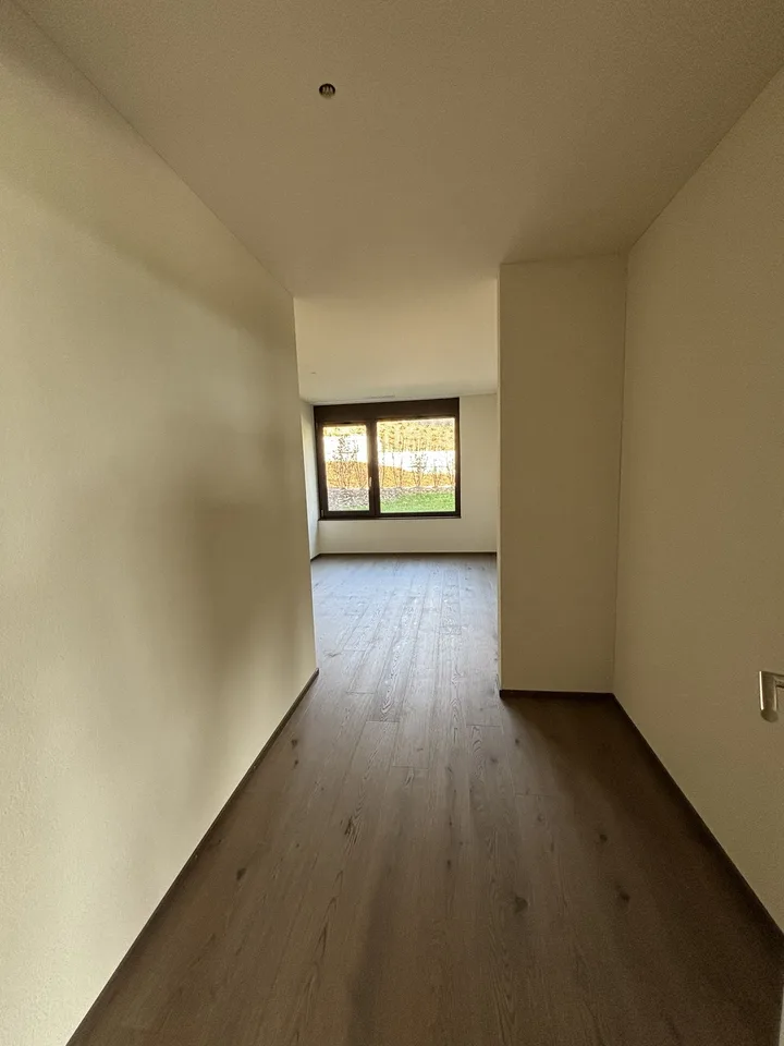 Neubau 3.5 Zimmer-Garten-Wohnung mit Garten und Blick auf den Zugersee – photo 6 of 20