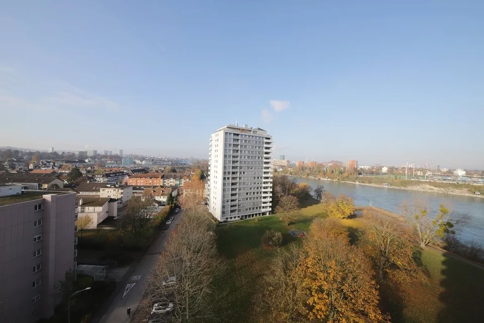 Familienwohnung direkt am Rhein