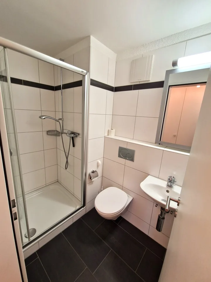 Attraktive 4.5-Zimmer-Wohnung mit Balkon und privatem Hobby-/Waschraum – photo 14 sur 33