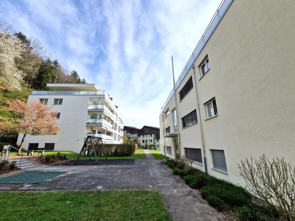 Attraktive 4.5-Zimmer-Wohnung mit Balkon und privatem Hobby-/Waschraum – photo 24 sur 33