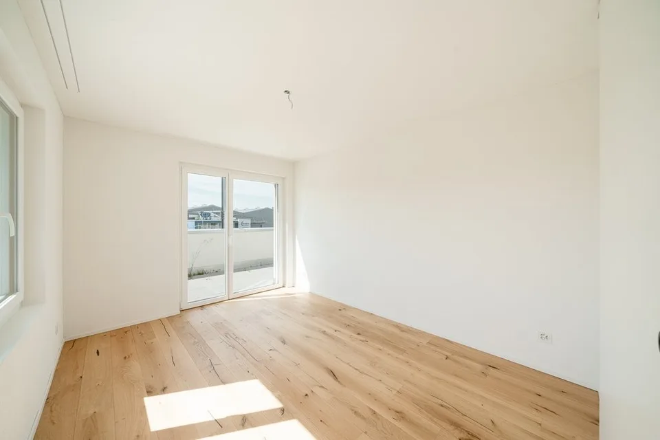 SPACIOUS AND MODERN ATTIC