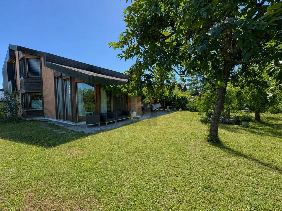 SEESICHT MIT GARTEN-IDYLLE AN TOP LAGE