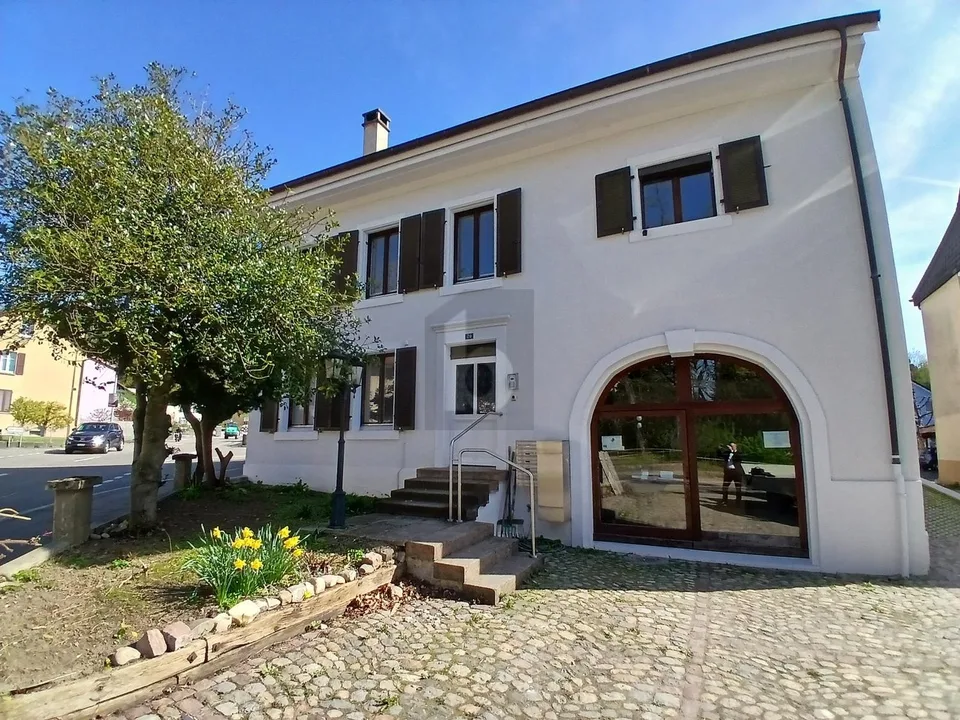 Rénové récemment avec grand balcon