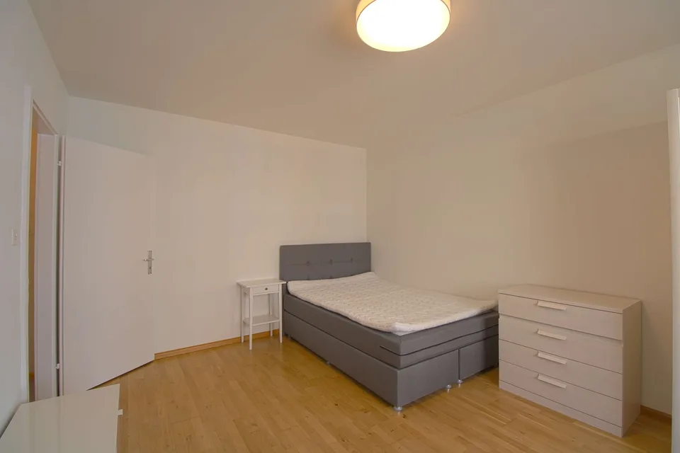 ONLINE BESICHTIGUNG - Modern eingerichtetes Studio in Basel