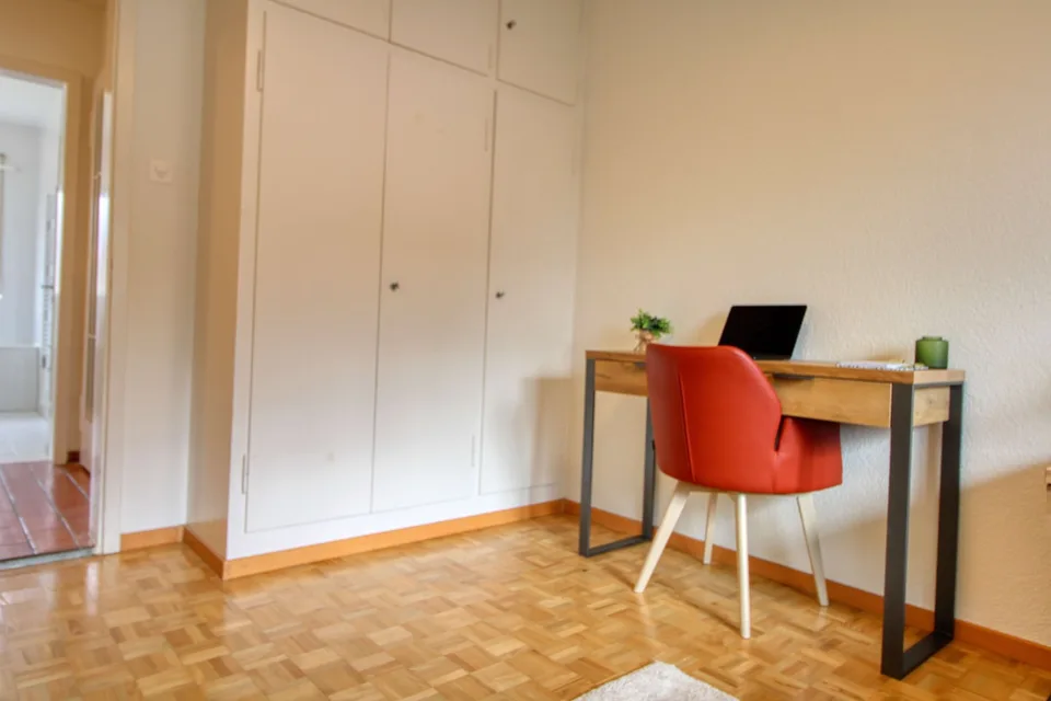 Quiet Urban Retreat Close to University in Irchel
