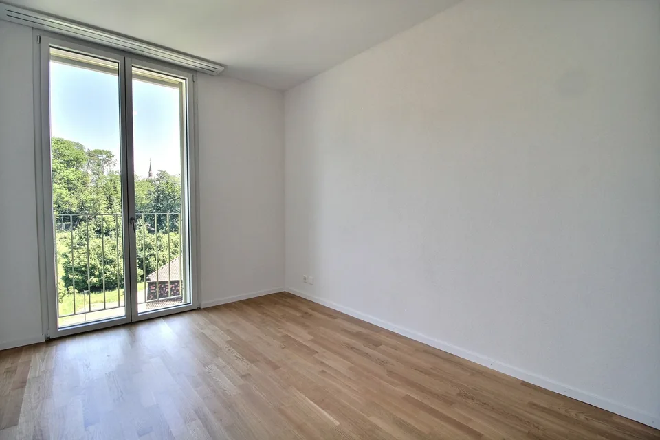 Außergewöhnliche 5.5-Zimmer-Wohnung im letzten Stock in Marly zur Miete! – Foto 11 von 17
