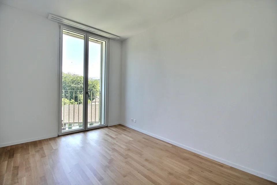 Außergewöhnliche 5.5-Zimmer-Wohnung im letzten Stock in Marly zur Miete! – Foto 10 von 17