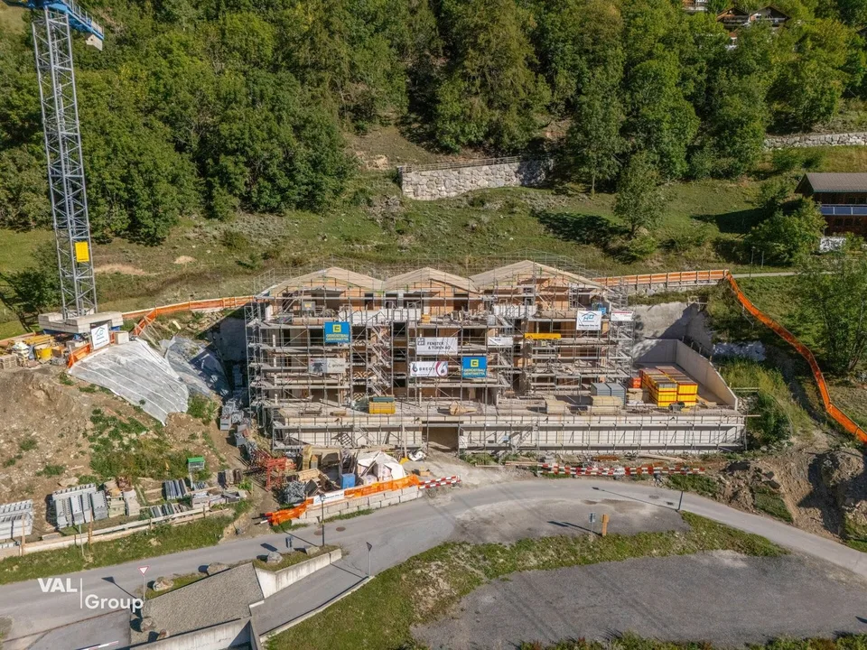 Exklusive Attikwohnung - Wohnen mit alpinem Charme im Tschäggättuhuis