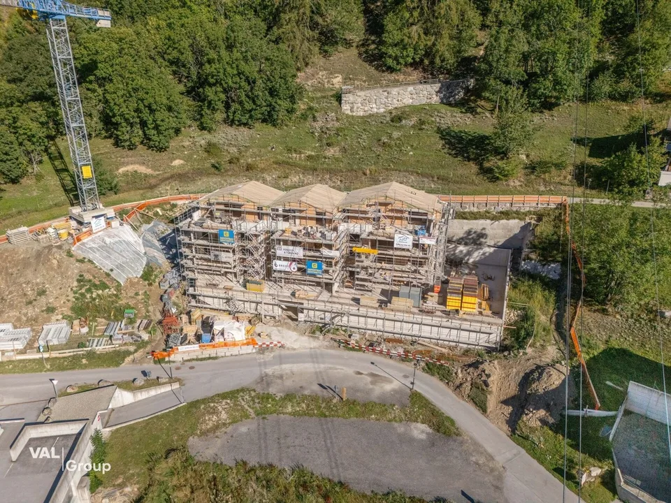 Exklusive Attikwohnung - Wohnen mit alpinem Charme im Tschäggättuhuis