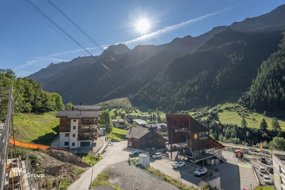 Exklusive Attikwohnung - Wohnen mit alpinem Charme im Tschäggättuhuis