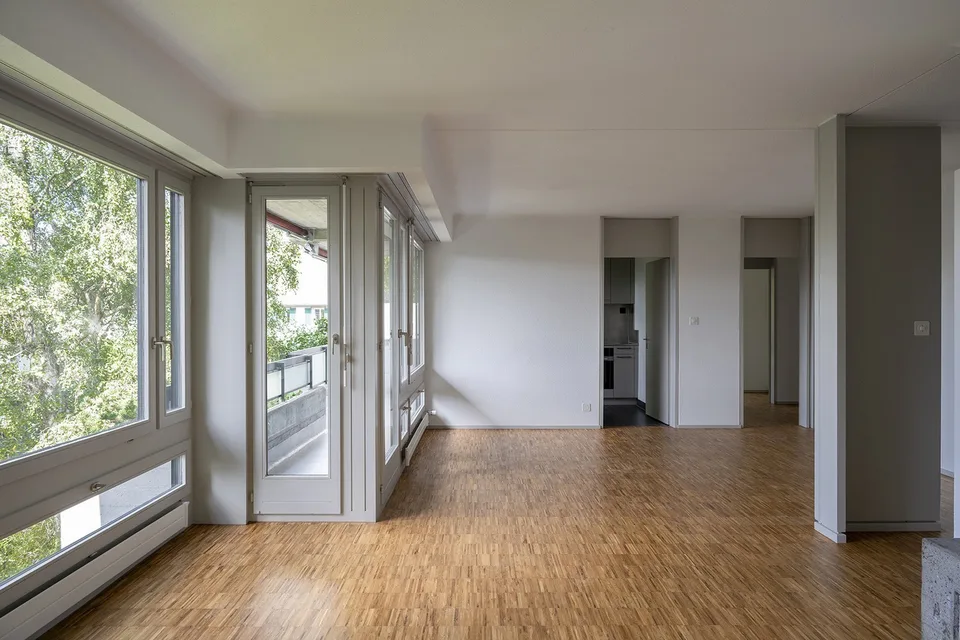 lichtdurchflutete Traumwohnung mit über 200m² Dachterrasse in Zürich-Höngg