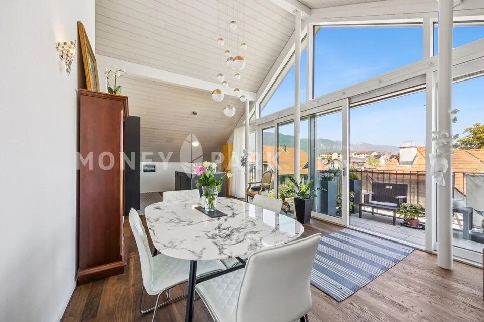 Stilvolle und moderne Attikawohnung in Lengnau / Bel appartement moderne en attique à Lengnau